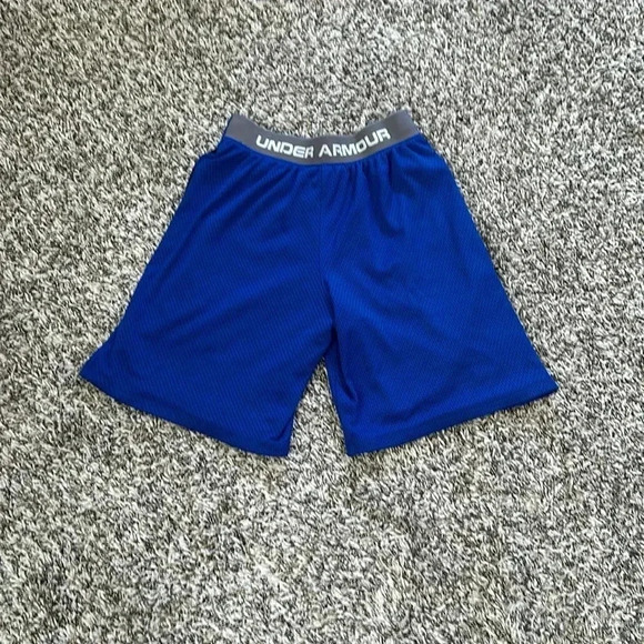 Under Armour Boy Shorts - Picture 3 of 4
